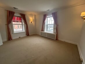 715-725 Elm St, Winnetka, IL for lease Interior Photo- Image 1 of 4