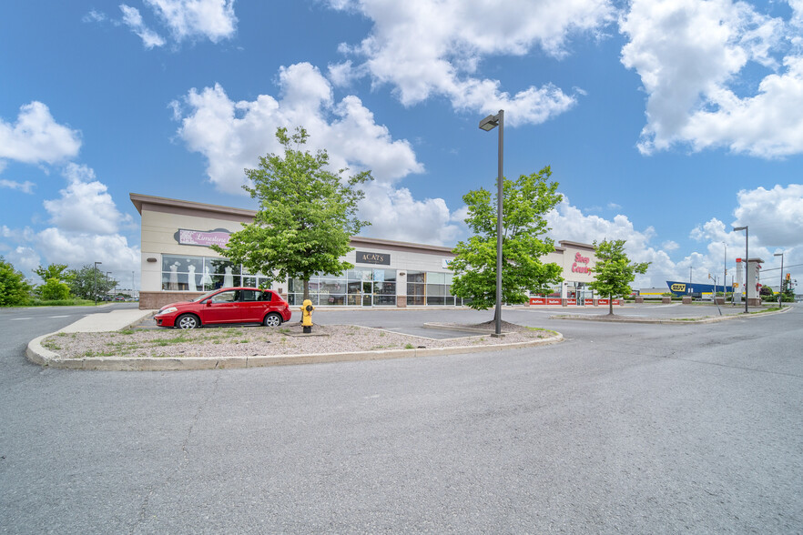 759 Gardiners Rd, Kingston, ON à louer - Photo du bâtiment - Image 2 de 16