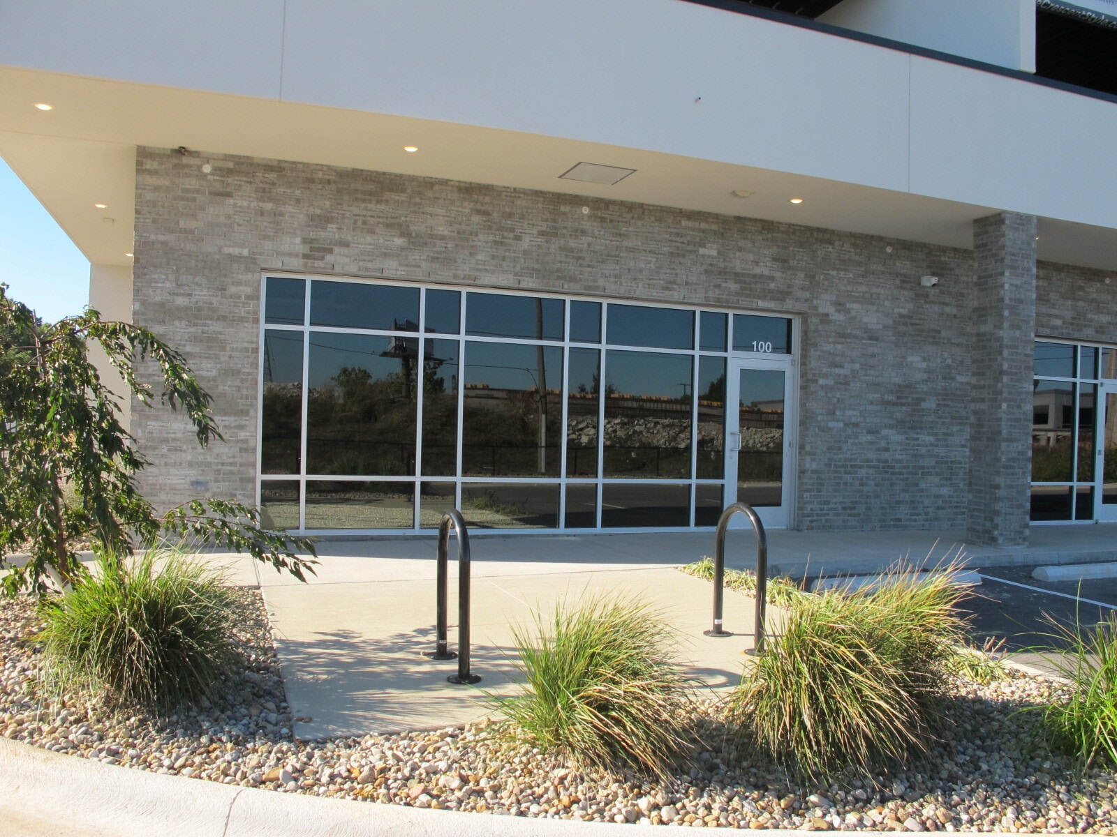 2620 W Sunshine St, Springfield, MO à louer Photo du bâtiment- Image 1 de 1