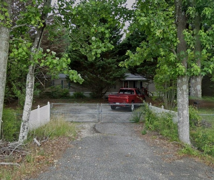 B&R Rental Portfolio portfolio of 1 properties for sale on LoopNet.ca - Building Photo - Image 3 of 11