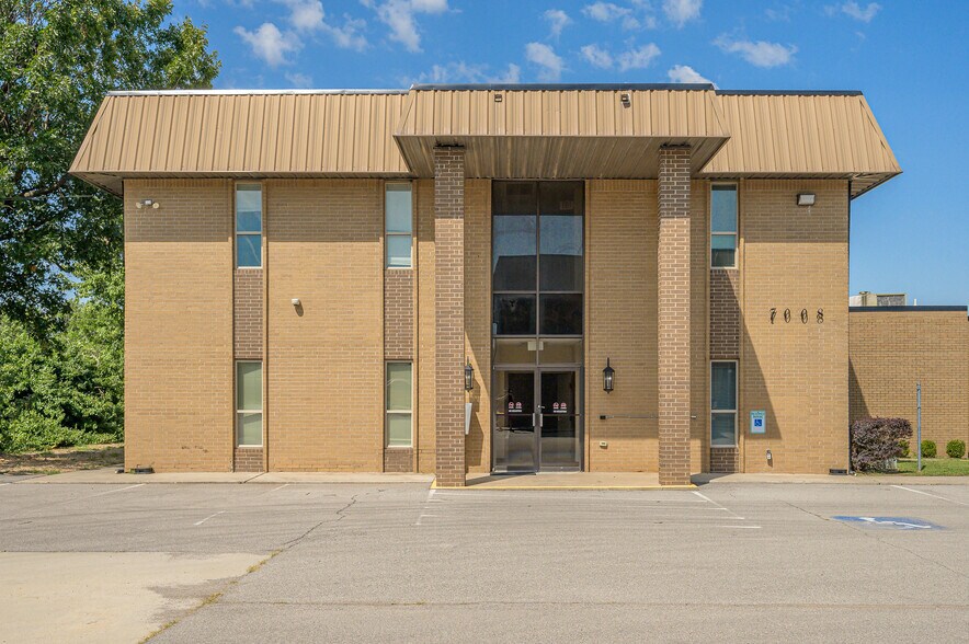 7008 NW 63rd St, Bethany, OK for sale - Primary Photo - Image 1 of 23