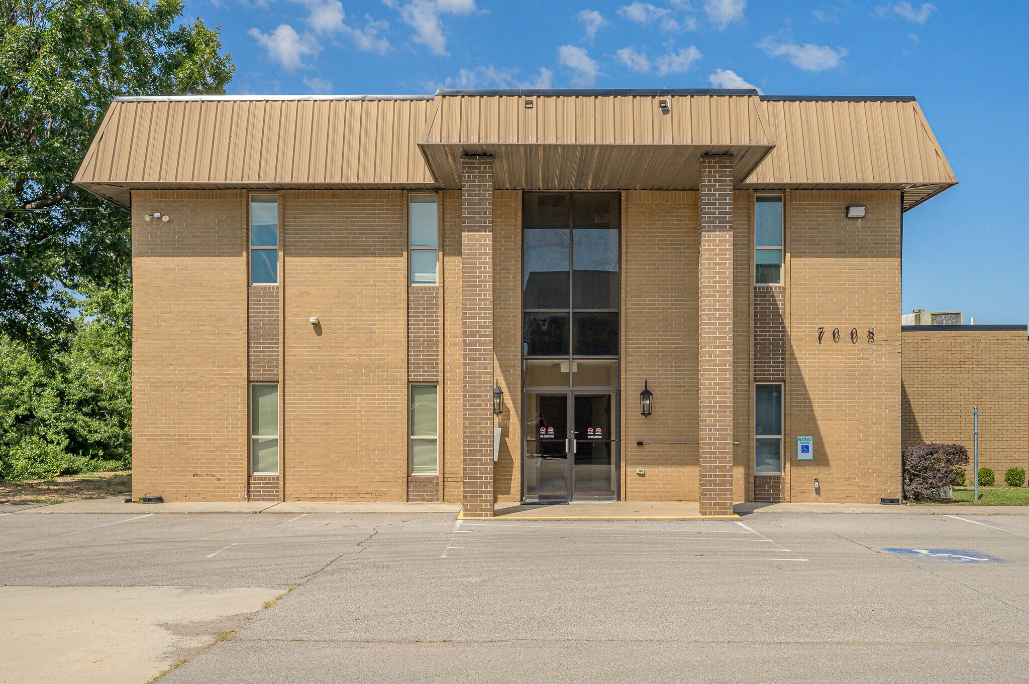 7008 NW 63rd St, Bethany, OK à vendre Photo principale- Image 1 de 24