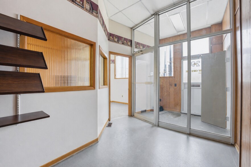 29 Jarvis St, Fort Erie, ON à vendre - Photo du bâtiment - Image 3 de 41