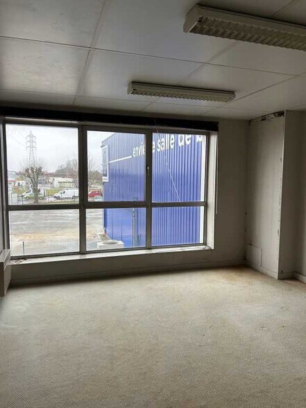 Bureau dans Sotteville-lès-Rouen à louer - Photo intérieure - Image 3 de 3