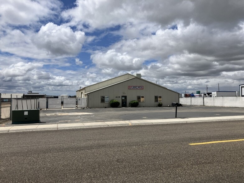 425 N Kings Rd, Nampa, ID for lease - Primary Photo - Image 1 of 1