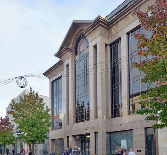 35 Fishergate, Preston for lease - Building Photo - Image 1 of 4