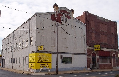 722 Spring St, Reading, PA for sale - Primary Photo - Image 1 of 42