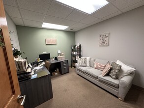 3011-3019 Village Office Pl, Champaign, IL for lease Interior Photo- Image 2 of 5