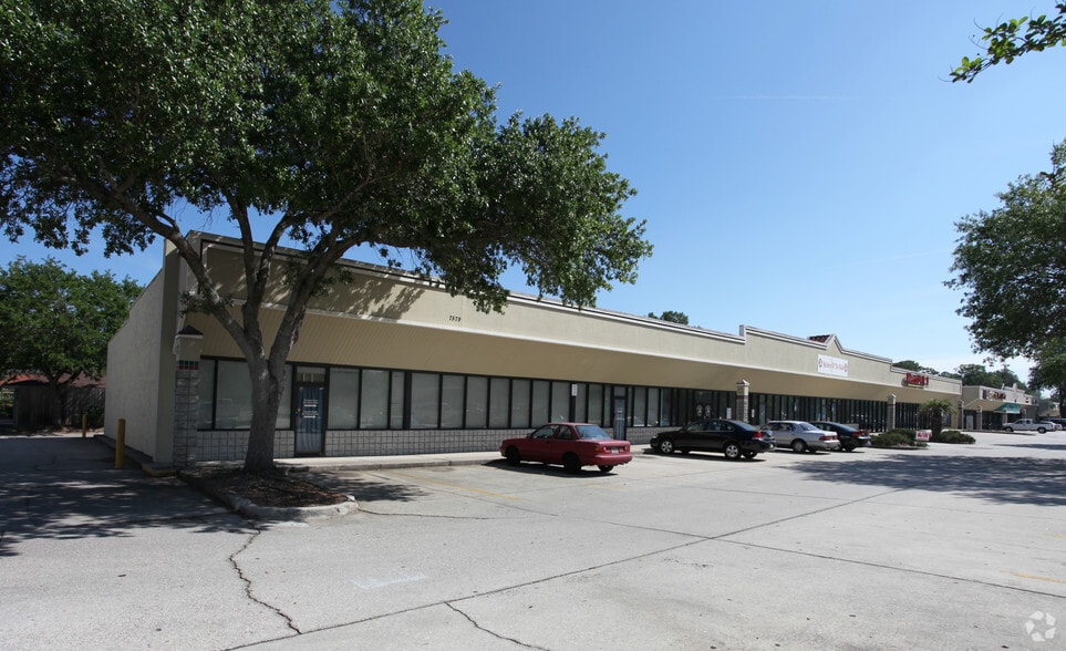 7445 103rd St, Jacksonville, FL à louer - Photo principale - Image 1 de 14