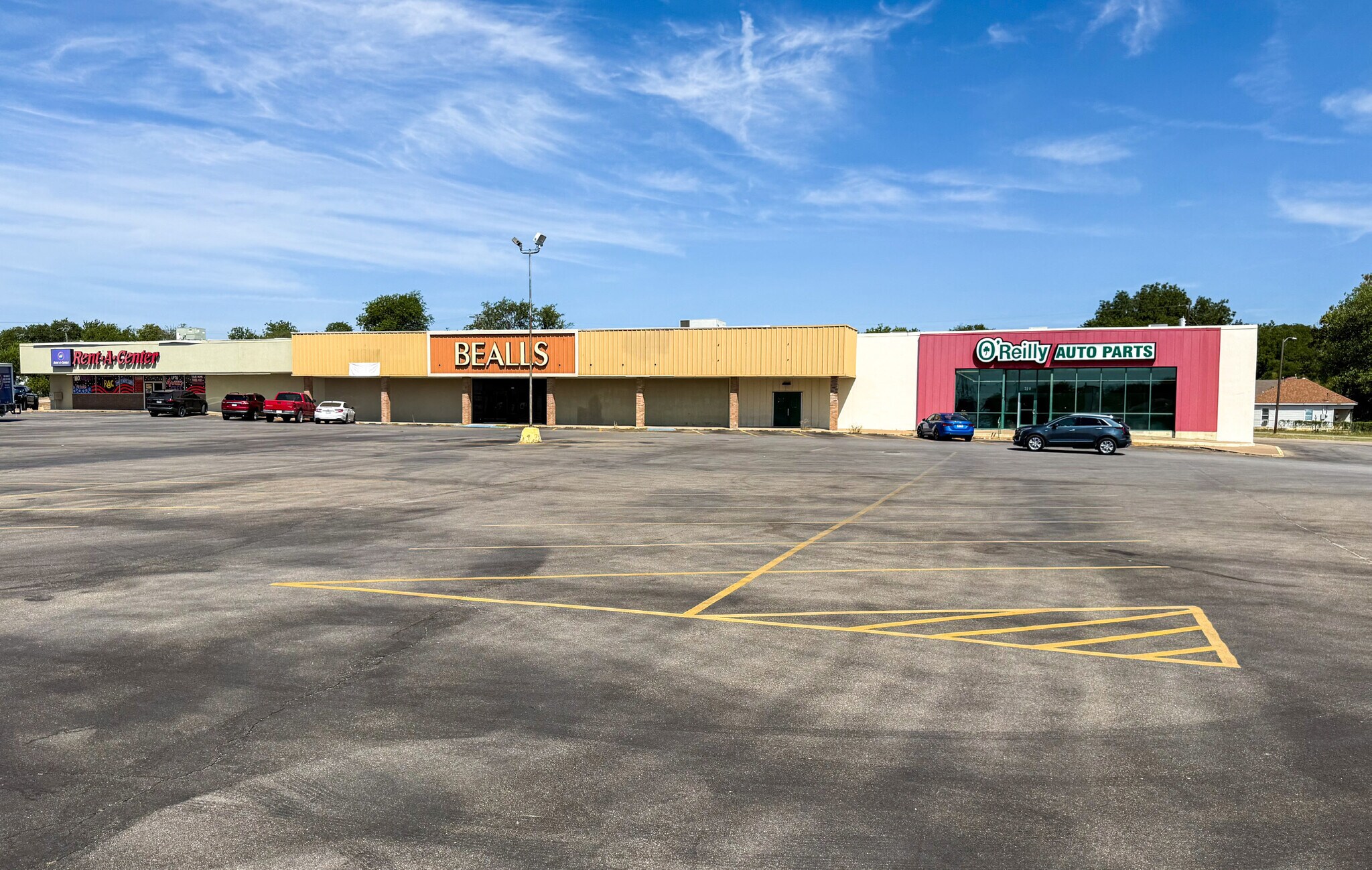 320-370 Covington St, Hillsboro, TX à louer Photo du bâtiment- Image 1 de 6