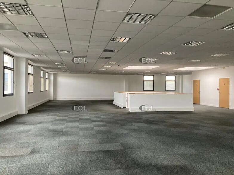 Flex dans Créteil à louer - Photo du bâtiment - Image 3 de 5