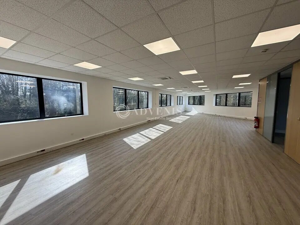 Office in Champs-sur-Marne for lease Interior Photo- Image 1 of 11