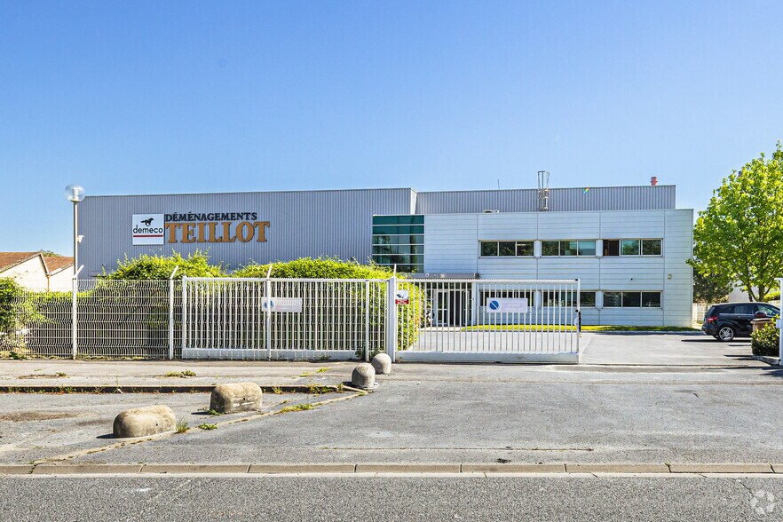 Flex dans Vitry-sur-Seine à louer - Photo du bâtiment - Image 2 de 2