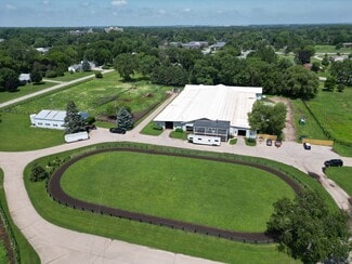 Plus de détails pour 136 Ferdinand St, Neenah, WI - Sports et divertissement à vendre