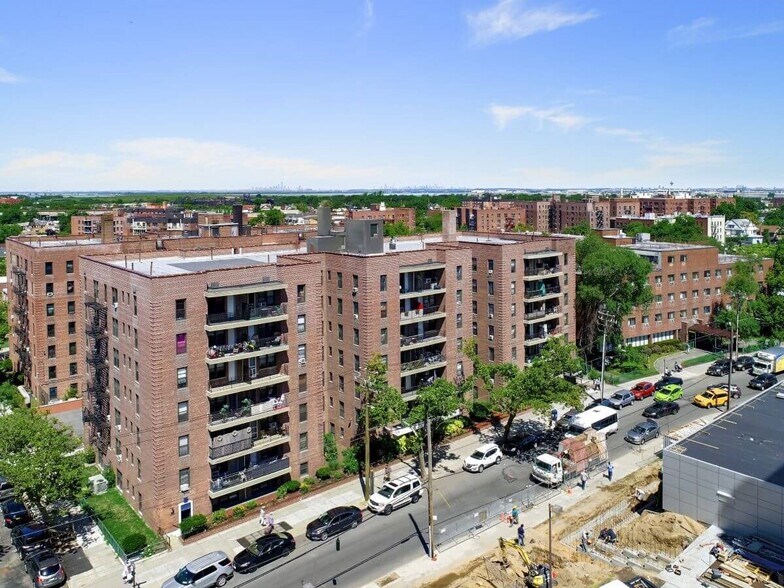 407 Beach 20th St, Far Rockaway, NY à vendre - Photo du bâtiment - Image 1 de 10