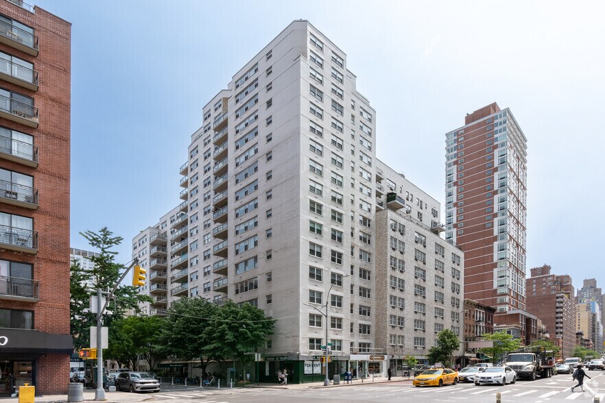 400-412 E 77th St, New York, NY à louer - Photo principale - Image 1 de 9