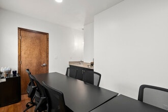 109 Dean St, Taunton, MA à louer Photo intérieure- Image 2 de 22