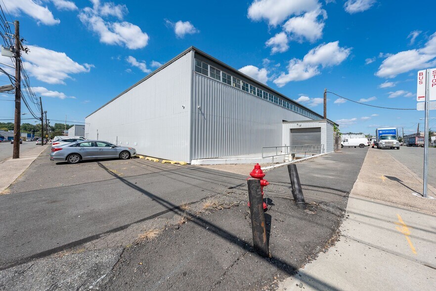 75 Wood St, Paterson, NJ à louer - Photo du bâtiment - Image 1 de 15