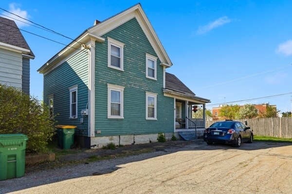 9-12 Hoyt Ct, Rochester, NH à vendre - Photo du bâtiment - Image 2 de 7