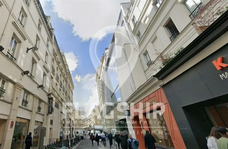 Retail in Paris for lease - Building Photo - Image 1 of 2