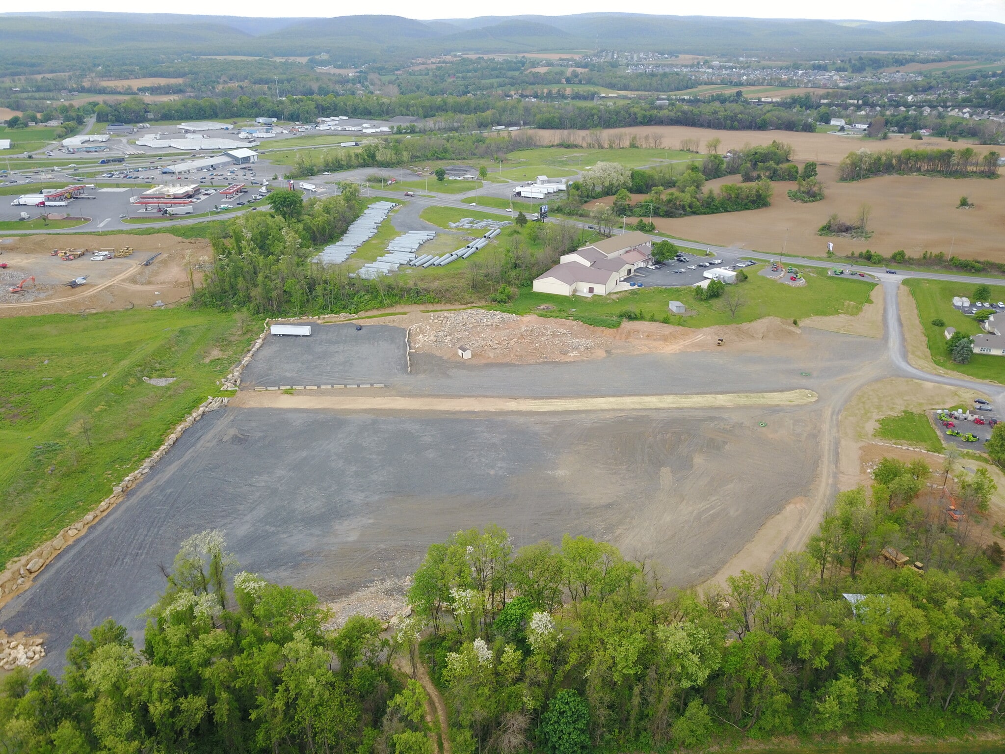 100 Land Outlook Ln, Shippensburg, PA for lease Primary Photo- Image 1 of 8