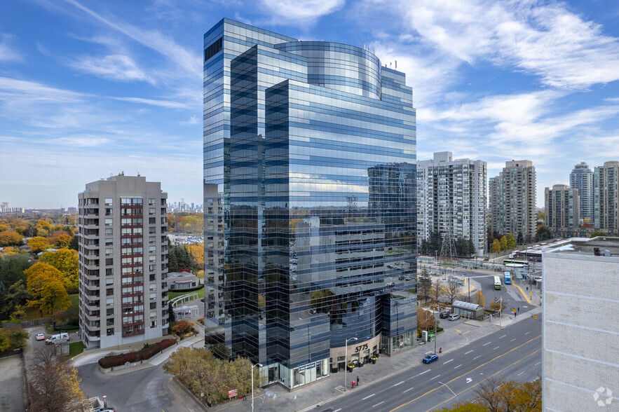 5775 Yonge St, Toronto, ON for lease - Primary Photo - Image 1 of 4