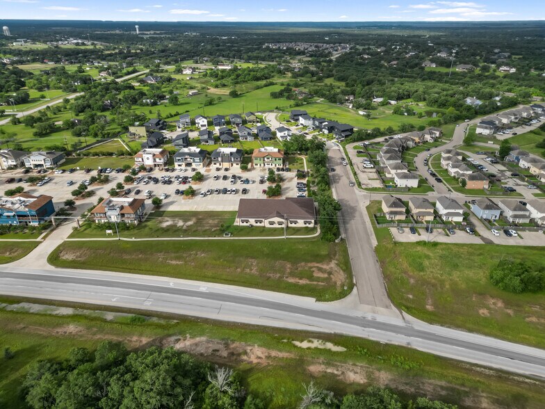 3012 Barron Rd, College Station, TX à louer - Photo du bâtiment - Image 3 de 17