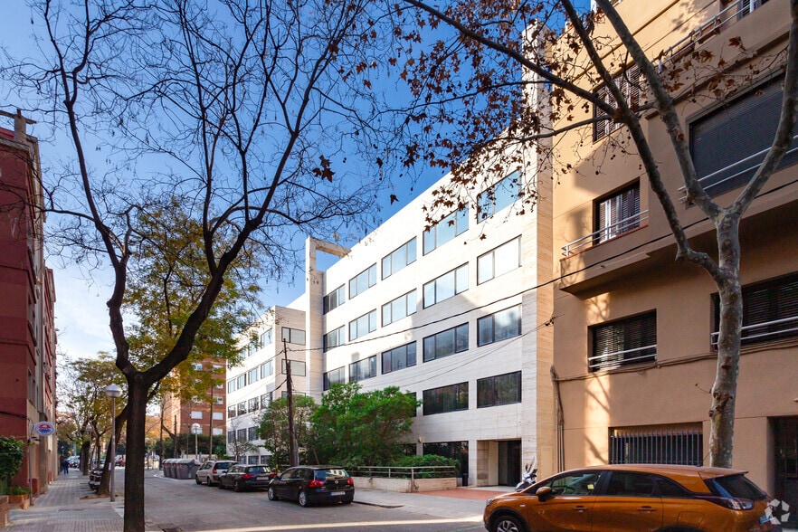 Carrer del Milanesat, 25, Barcelona, Barcelona for lease - Building Photo - Image 2 of 8