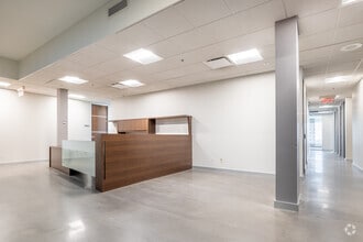 4915 Rue Louis B Mayer, Laval, QC à louer Photo intérieure- Image 2 de 4