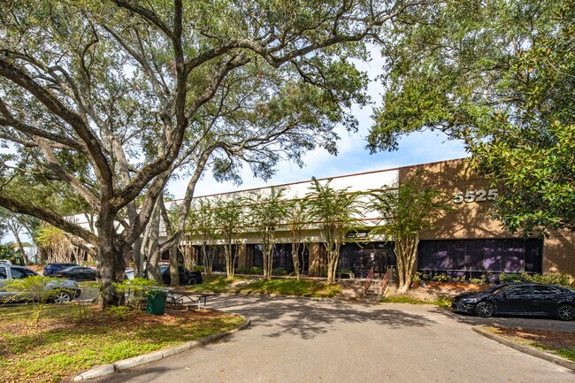 More details for 5525 Johns Rd, Tampa, FL - Flex for Lease