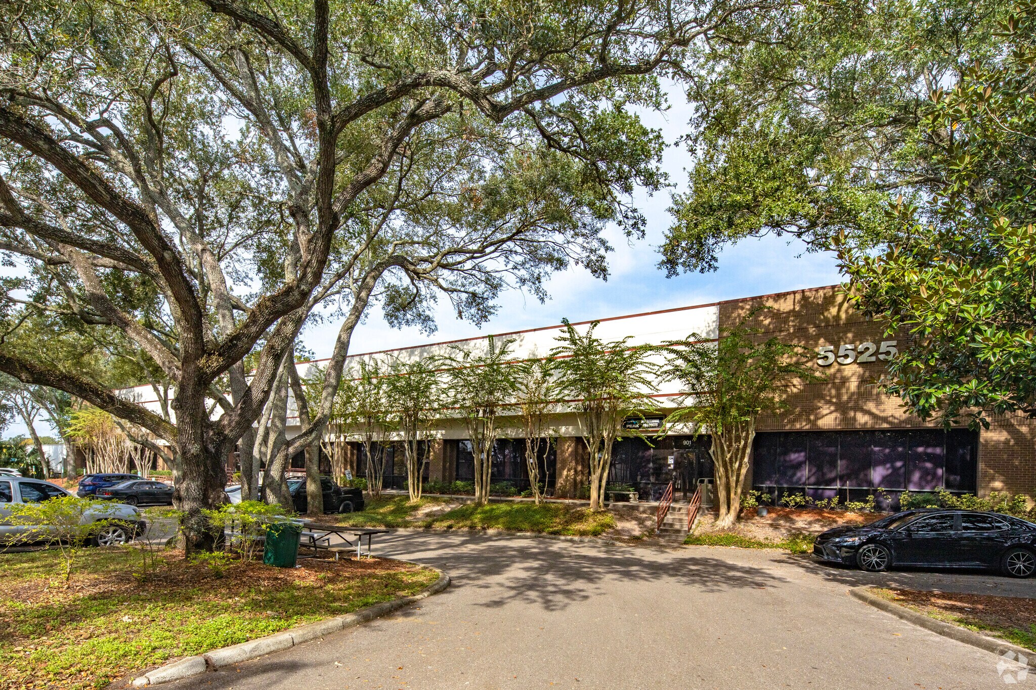 5525 Johns Rd, Tampa, FL for lease Primary Photo- Image 1 of 2