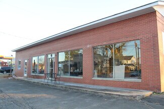 Plus de détails pour 301-303 W Main St, Gibsonville, NC - Commerce de détail à louer
