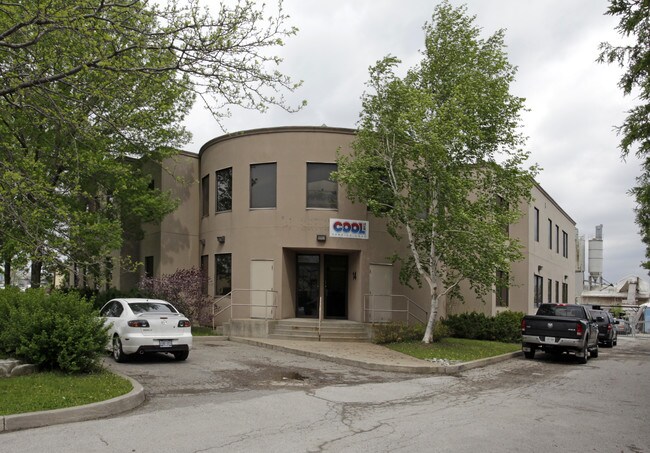 Plus de détails pour 14 Haas Rd, Toronto, ON - Bureau à louer