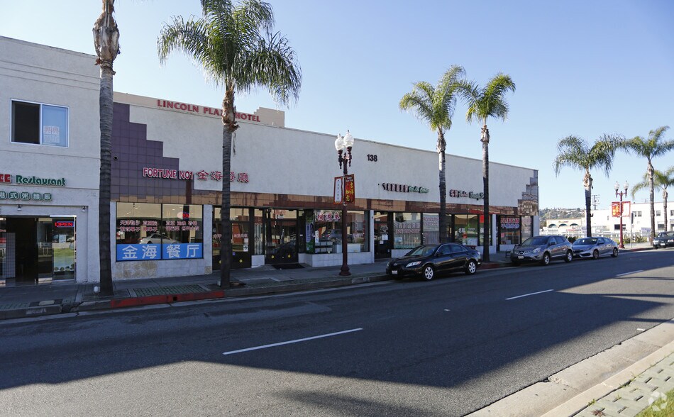 138 E Garvey Ave, Monterey Park, CA à louer - Photo du bâtiment - Image 2 de 6