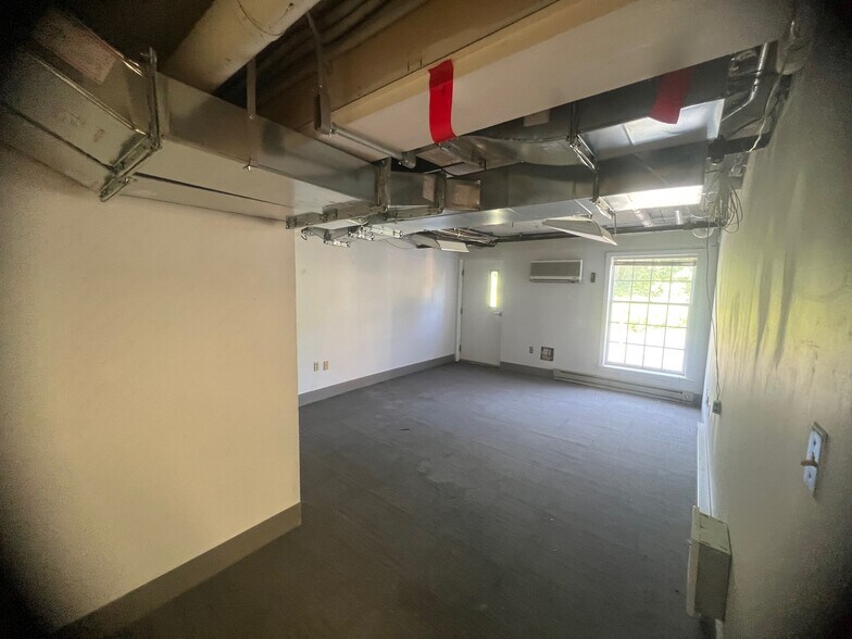 89 Viets St, New London, CT à vendre - Photo du bâtiment - Image 3 de 23