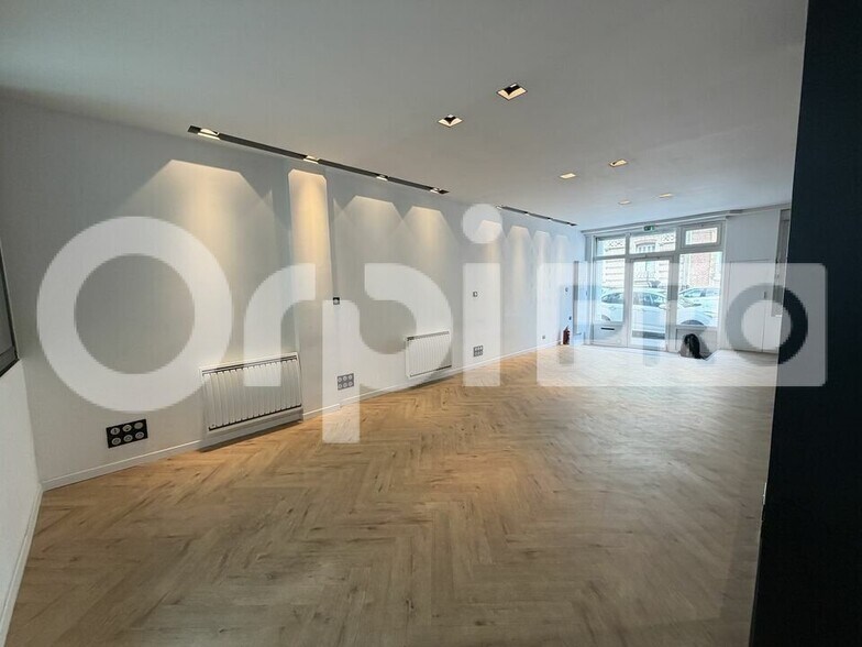 Office in Le Havre for lease - Interior Photo - Image 2 of 6