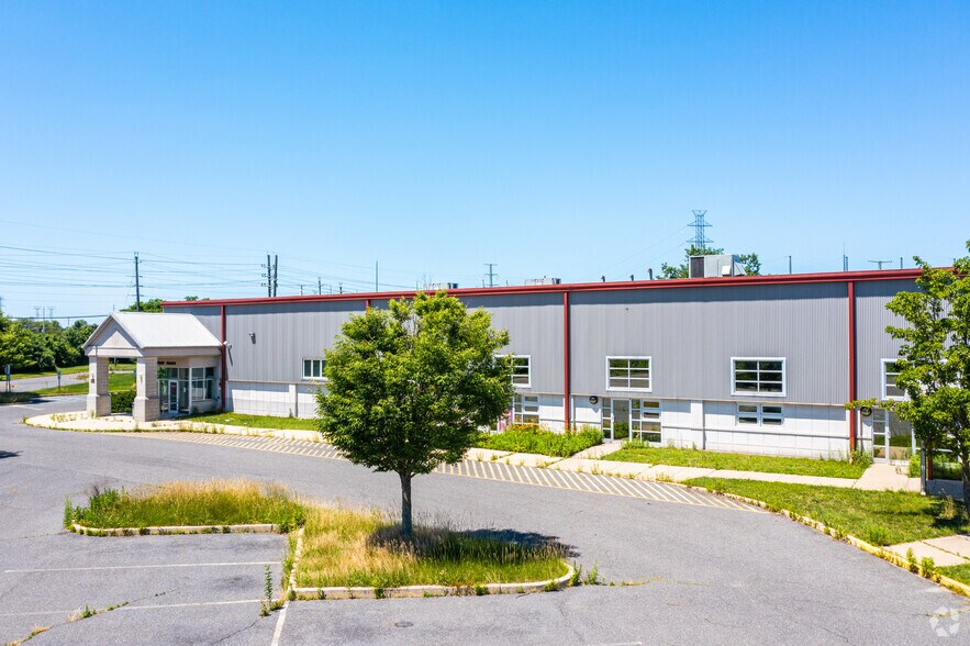 302 Commerce Square Blvd, Burlington, NJ à louer - Photo du bâtiment - Image 3 de 13
