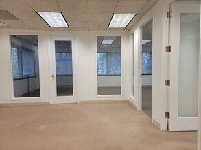 18310 Montgomery Village Ave, Gaithersburg, MD à louer Photo intérieure- Image 1 de 3