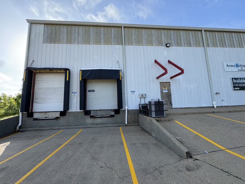 160 Industrial Dr, Jackson, MS for lease - Building Photo - Image 3 of 12