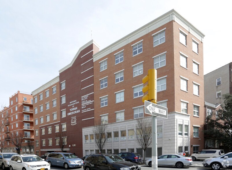 620 Foster Ave, Brooklyn, NY à louer - Photo du bâtiment - Image 1 de 5