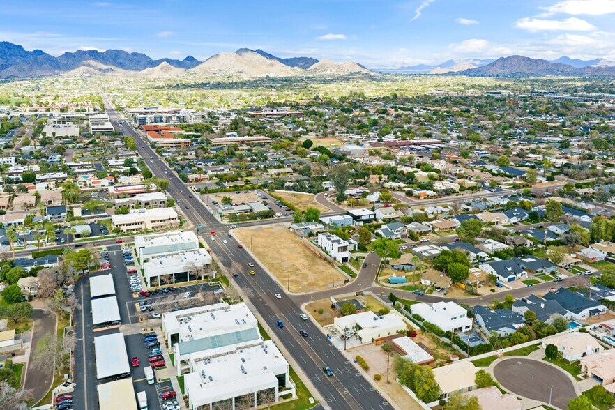 4423-4445 N 32nd St, Phoenix, AZ à vendre - Photo du bâtiment - Image 3 de 5