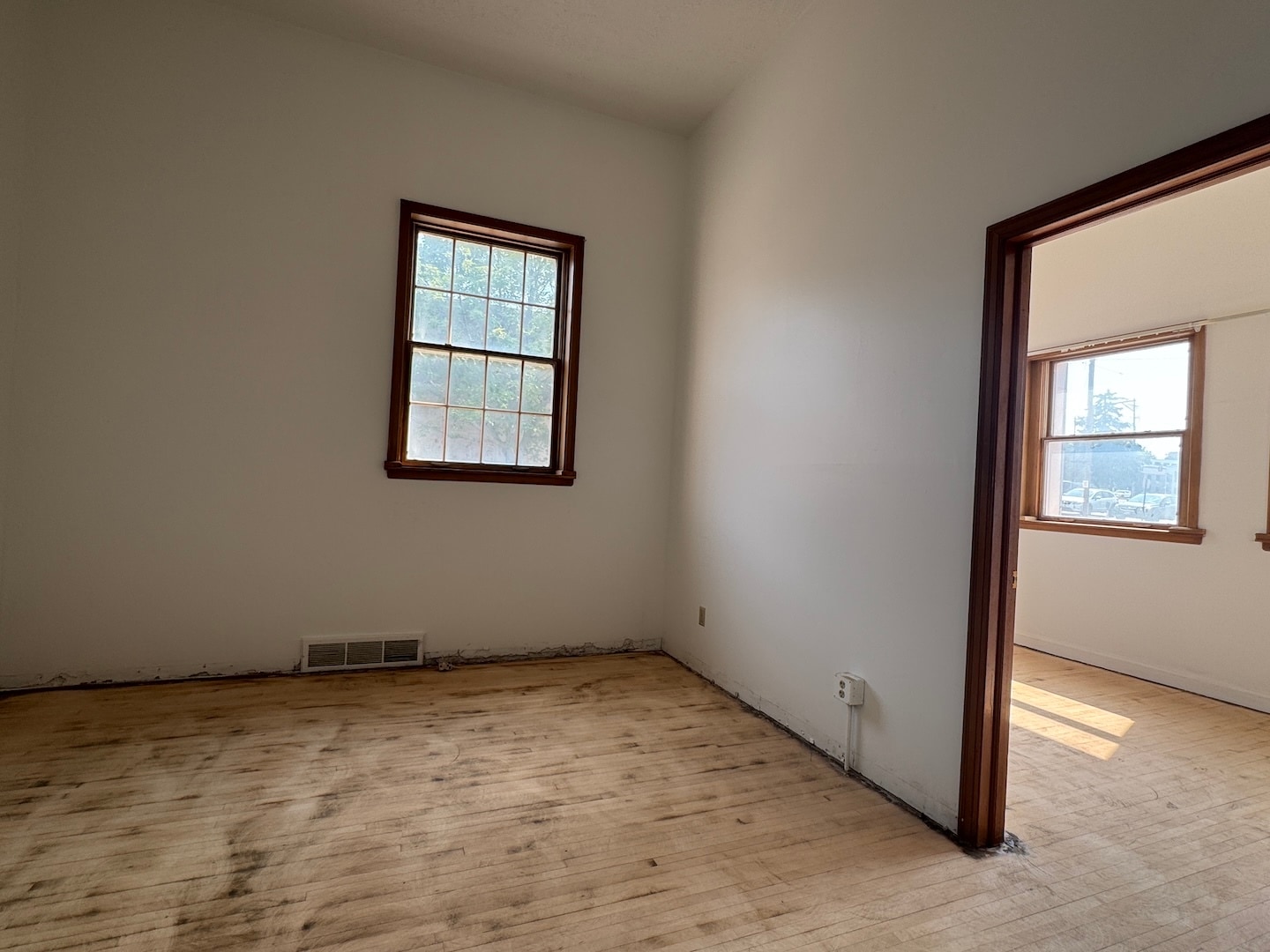 510 S 1st Ave, Sioux Falls, SD for lease Interior Photo- Image 1 of 6
