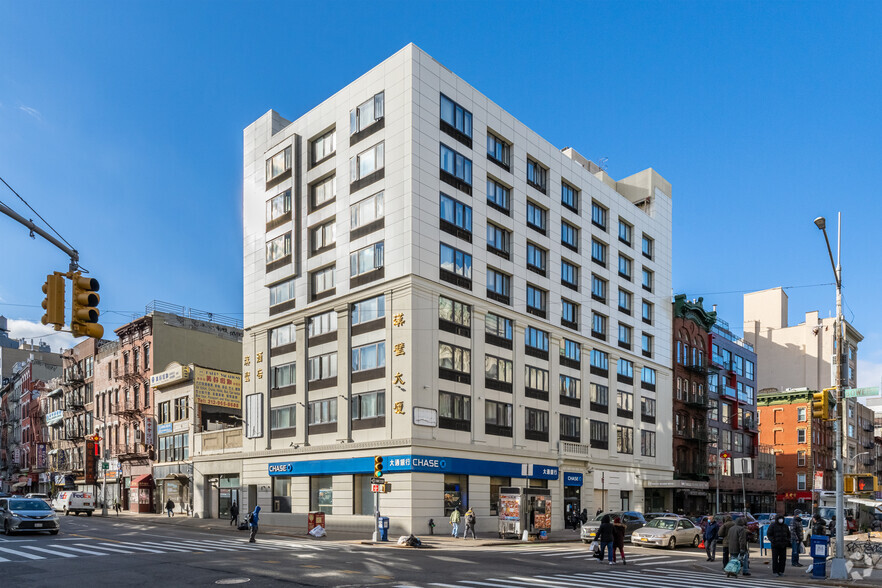 231 Grand St, New York, NY for sale - Building Photo - Image 1 of 1