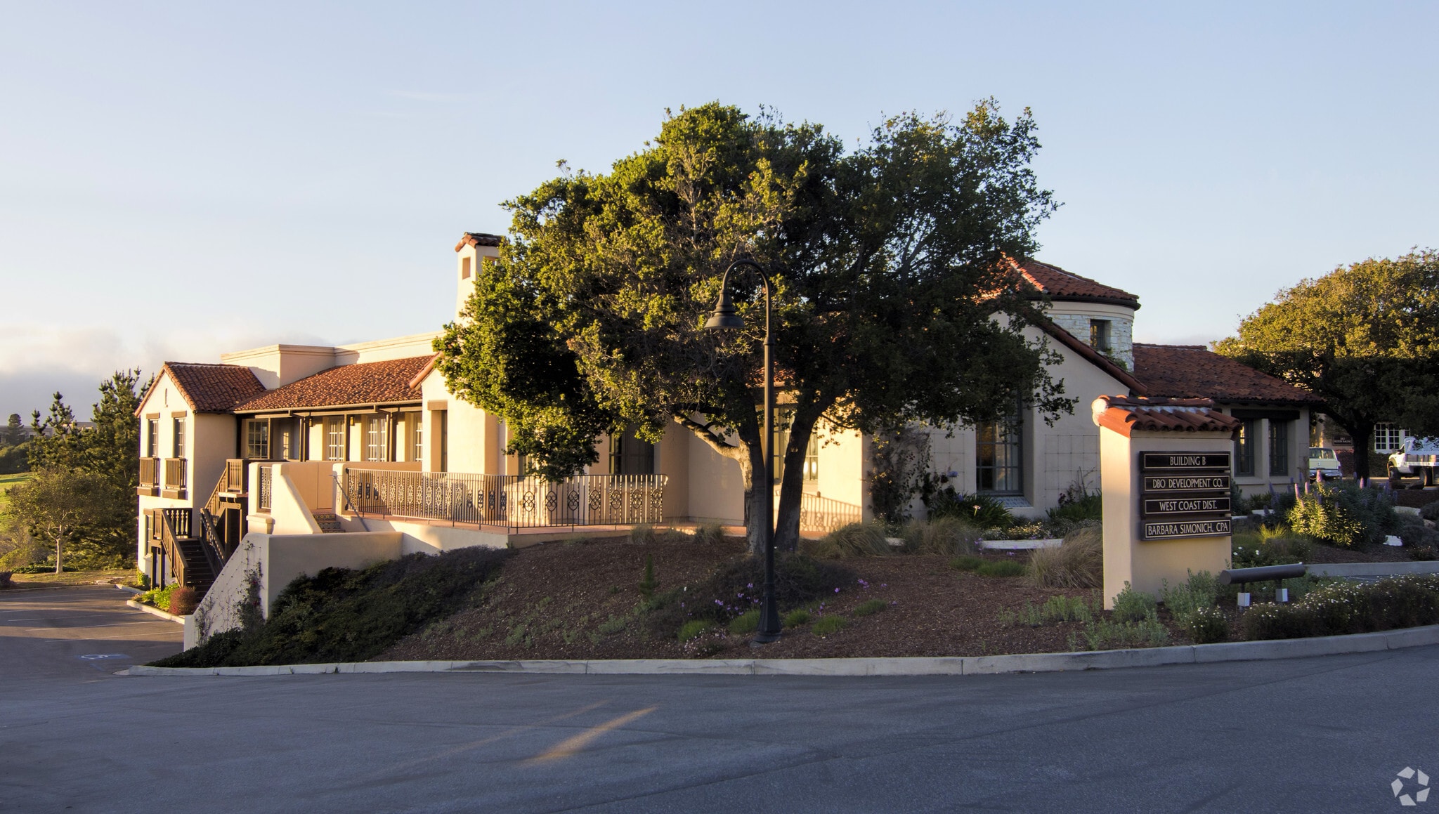 10 Harris Ct, Monterey, CA for sale Primary Photo- Image 1 of 32