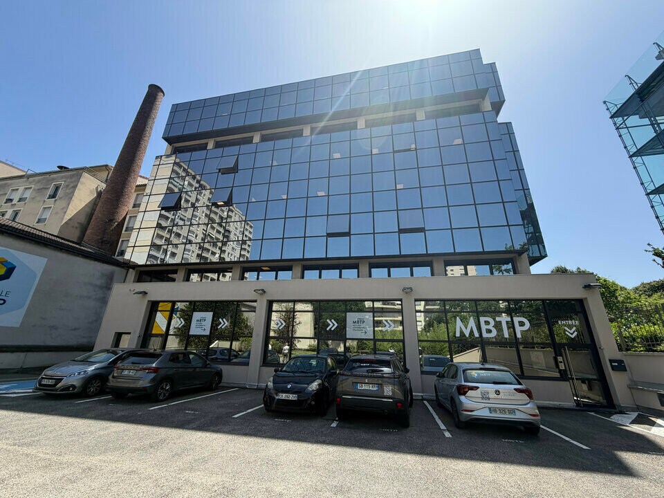Office in Villeurbanne for lease Building Photo- Image 1 of 14