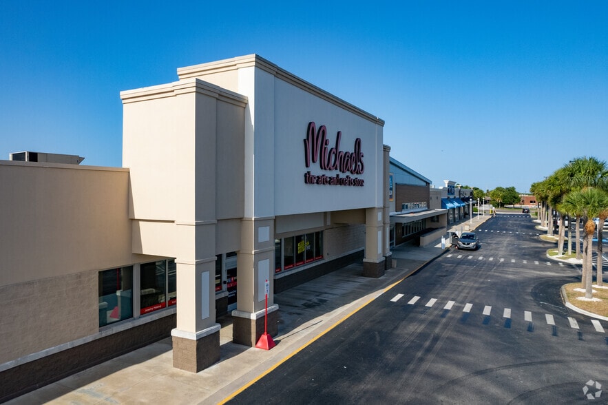 780 E Merritt Island Cswy, Merritt Island, FL for lease - Building Photo - Image 3 of 7