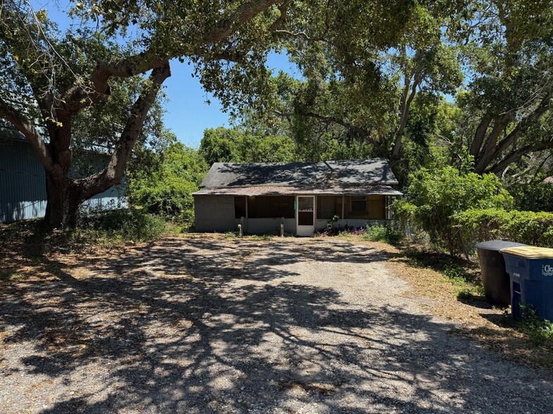 1867 Douglas Ave, Clearwater, FL for lease - Primary Photo - Image 1 of 4