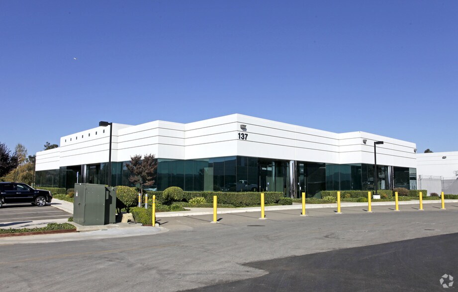 95 E Airway Blvd, Livermore, CA à louer - Photo du bâtiment - Image 3 de 8