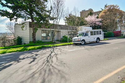 2112 Thorndyke Ave W, Seattle, WA à louer - Photo du bâtiment - Image 3 de 16