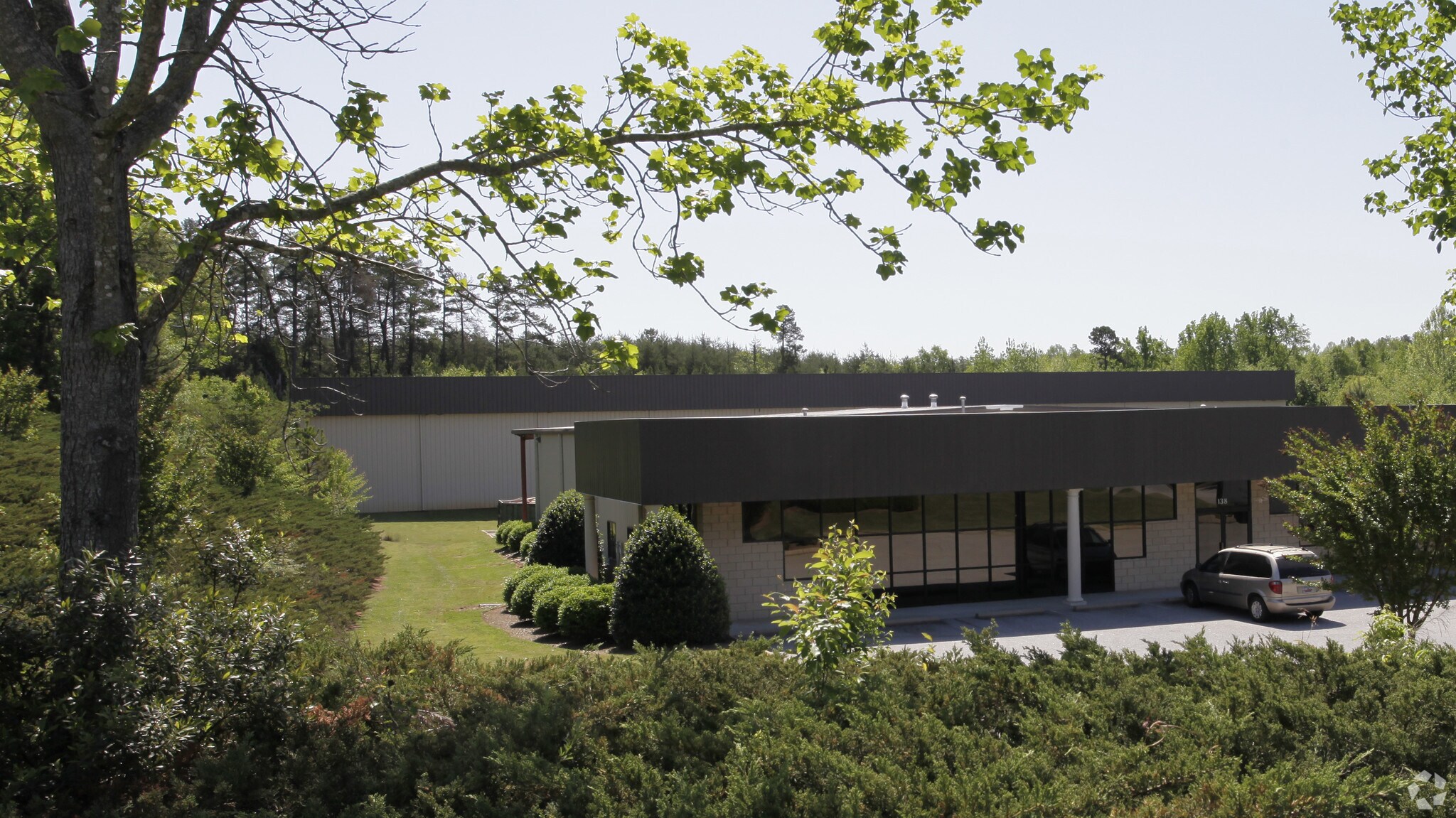 136 Commerce Ctr, Greenville, SC for lease Building Photo- Image 1 of 9